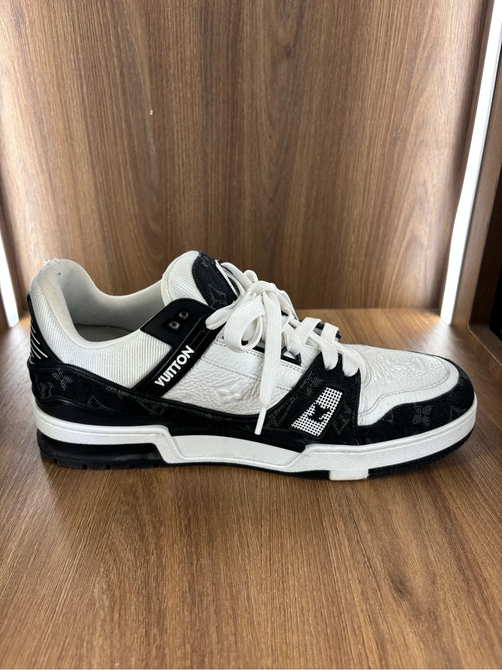 Louis Vuitton LV Trainer Sneakers Black Monogram White Leather Men’s US 8.5 LV 7